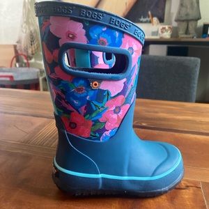 Bogs Wellies rain boots rain boots blue and pink floral waterproof